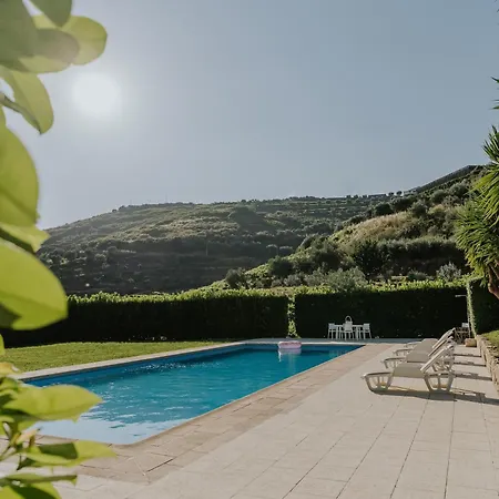 Jeronimos Garden & Pool Lamego