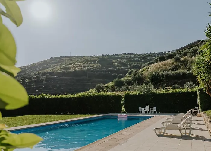 Jeronimos Garden & Pool Lamego